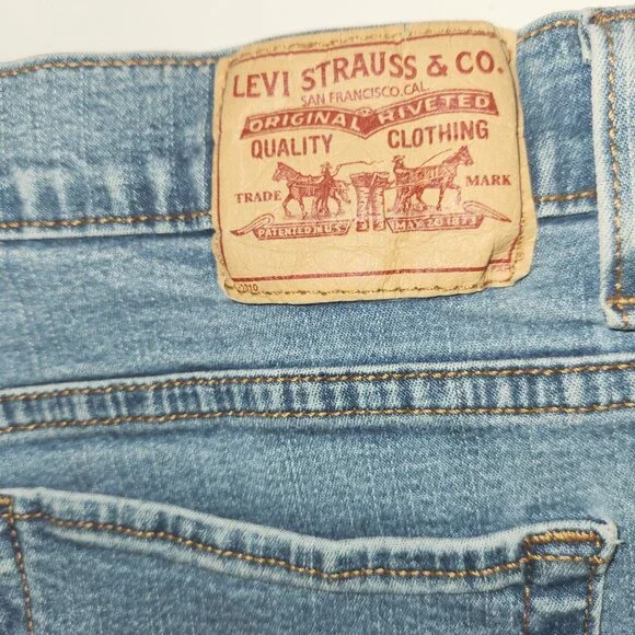 Levi Strauss Ladie's 512 Jeans in size 14M.  30" Waist - Picture 10 of 13
